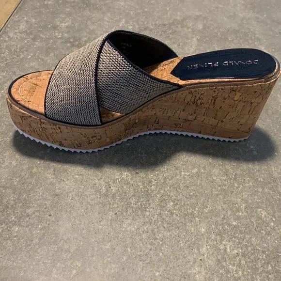 Donald Pliner wedge shoes size 9 NWOB - Picture 4 of 10